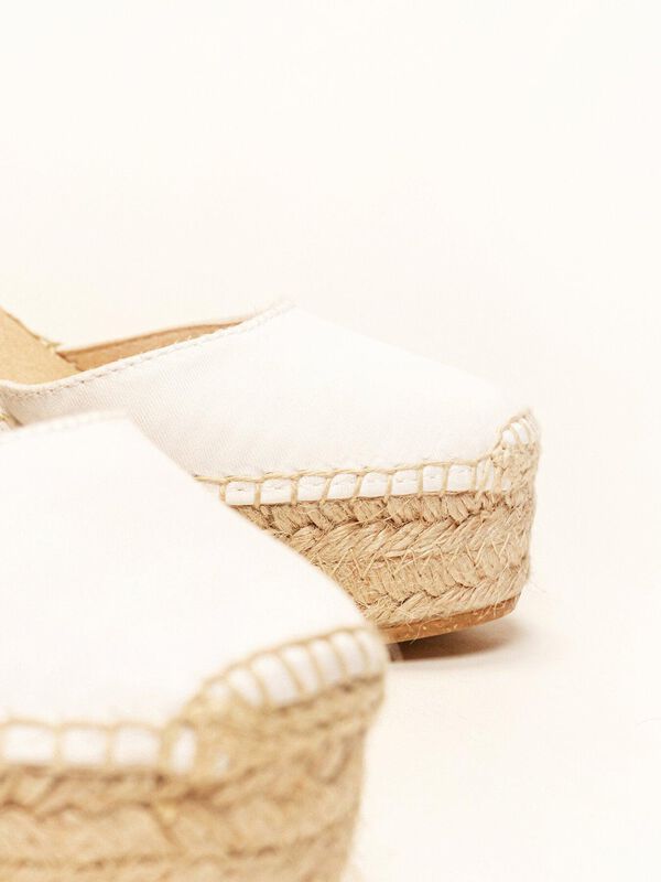 Dalia Cu&ntilde;a Alta Raso Blanco image number null