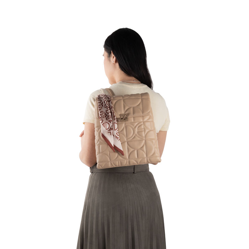 Mochila Mediana Con Mascada Color Beige image number null