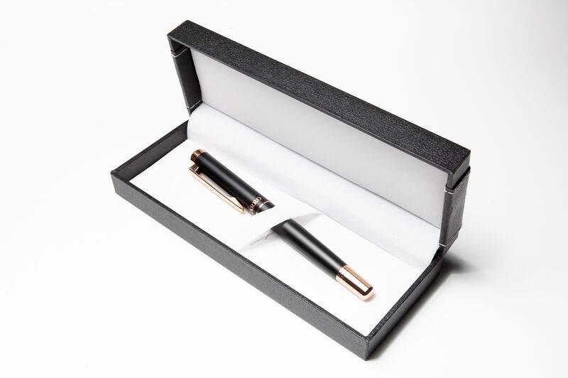 Pluma Bizzarro Negra Con Rose Gold-tinta Azul G... image number null
