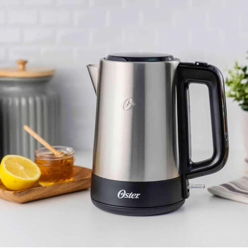 Hervidor El&eacute;ctrico Oster 1.7 Litros Gris BVSTKE... image number null
