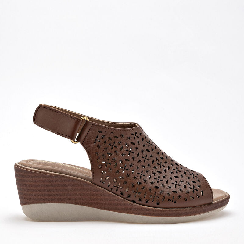 Cruz Shoes Sandalia para mujer caf&eacute; image number null