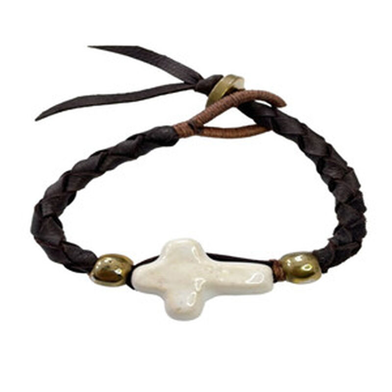 Pulsera Tejida Con Cuero Negro Y Cruz De Piedra... image number null