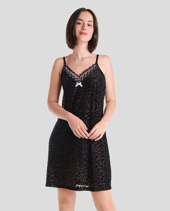 Camis&oacute;n Corto Flocado Negro image number null