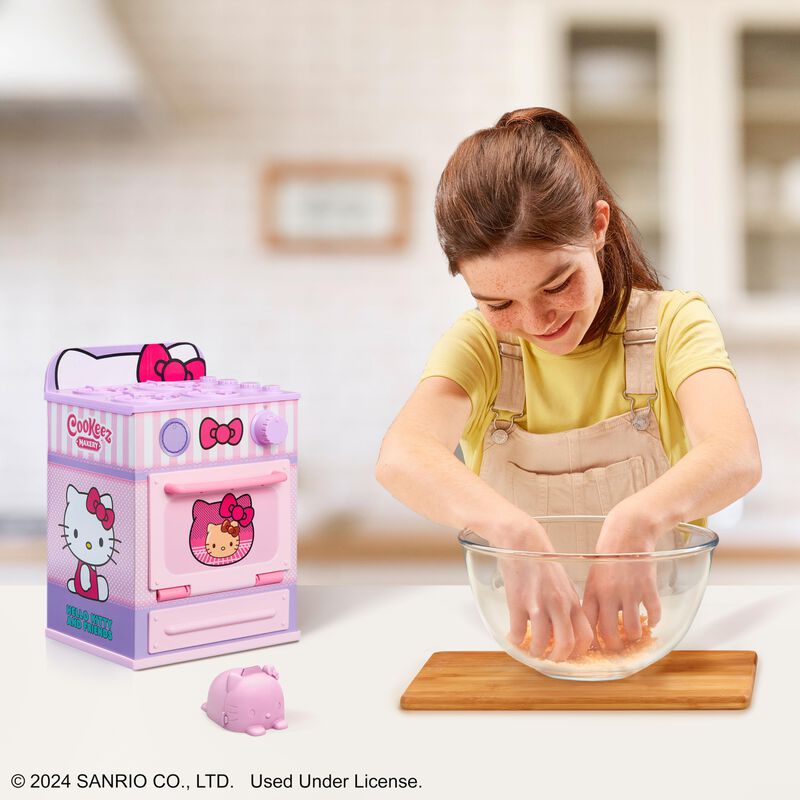 Horno Toy Cookeez Makery Hello Kitty&reg; And Frien... image number null