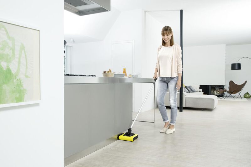 ESCOBA EL&Eacute;CTRICA INAL&Aacute;MBRICA KARCHER KB-5 CEPIL... image number null