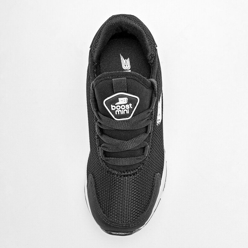 Boost Tenis deportivo para ni&ntilde;o negro image number null