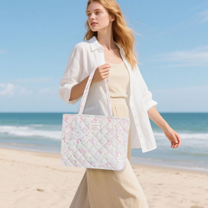 Bolso Tote Modacarry Peque&ntilde;o Acolchado Floral C... image number null