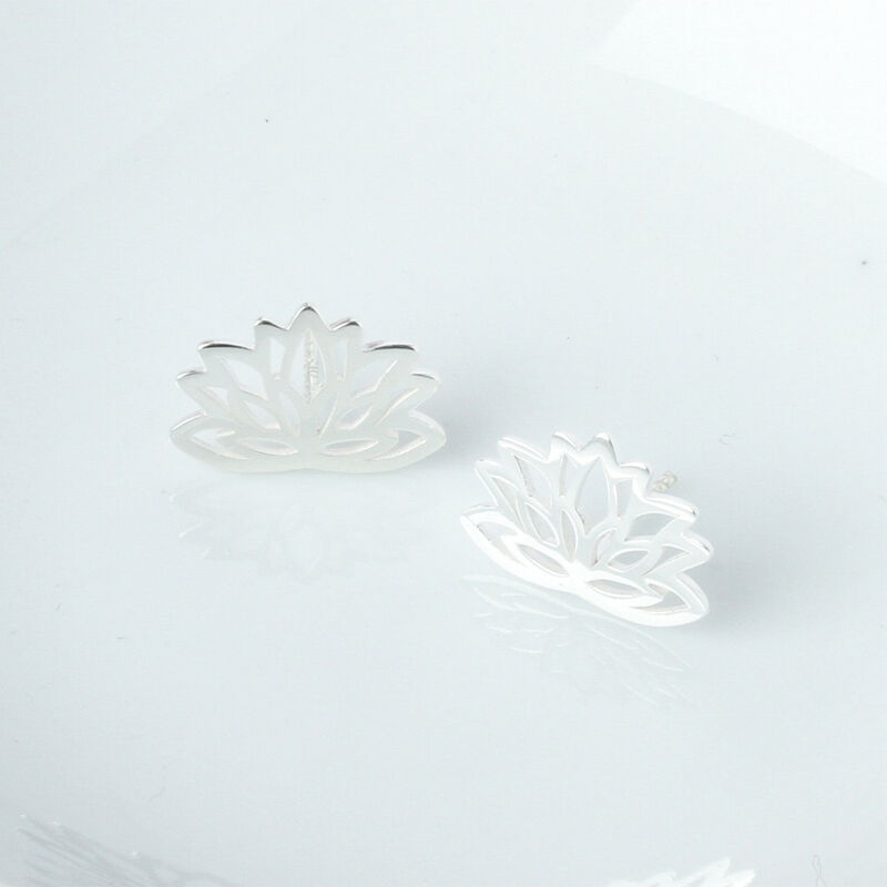 Set de Aretes y Dije Flor de Loto de Plata .925 image number null