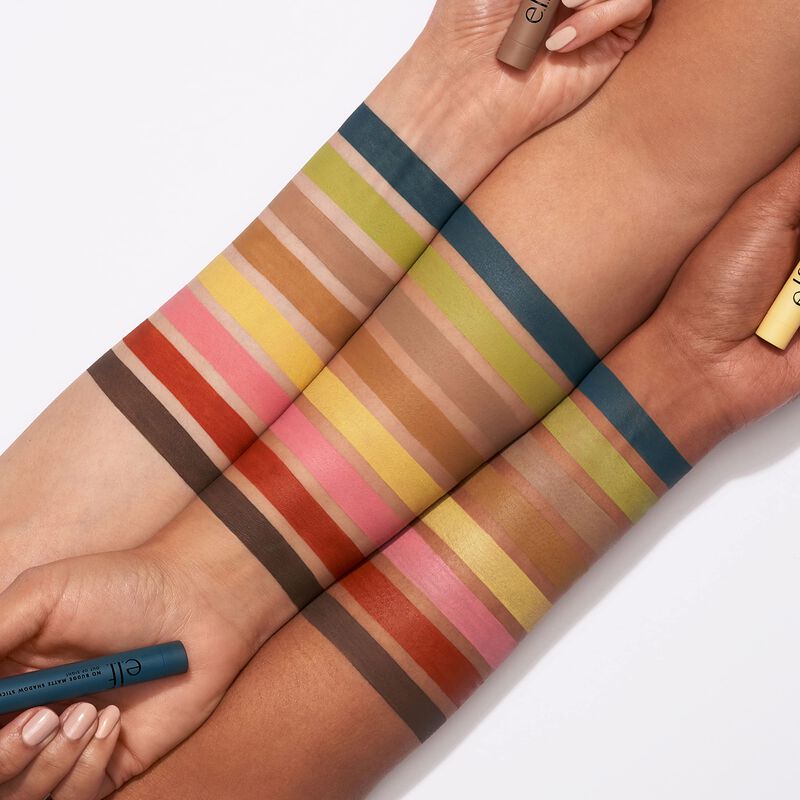 L&aacute;mpara Cream Eyeshadow Stick E.l.f. No Budge M... image number null