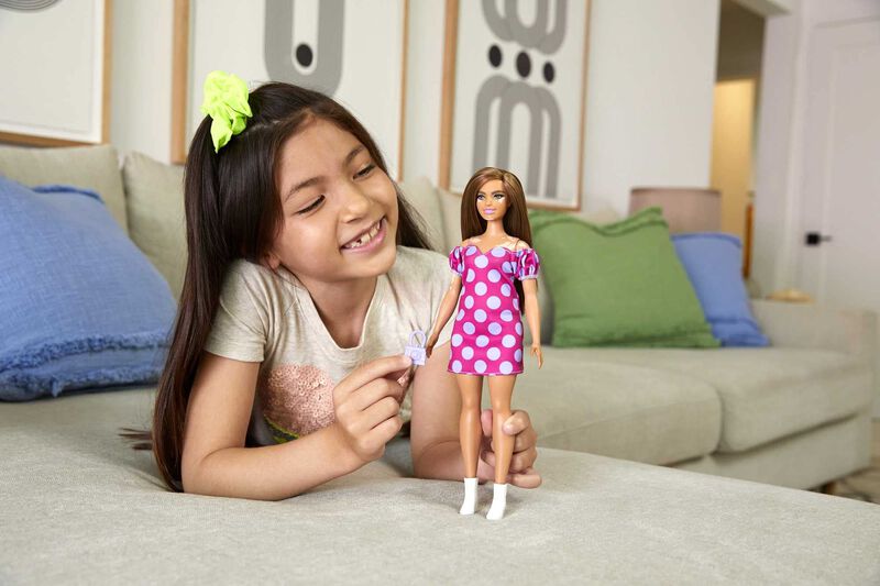 Mu&ntilde;eca De Moda Barbie Fashionistas #171 Curvy W... image number null