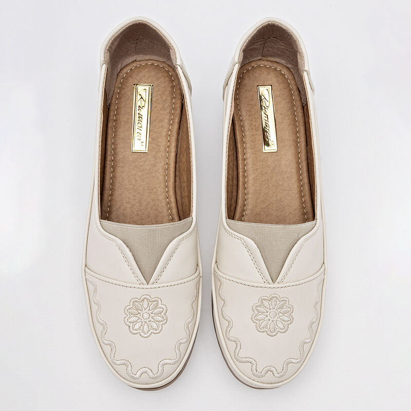 Rumores Zapato de horma c&oacute;moda para mujer latte image number null