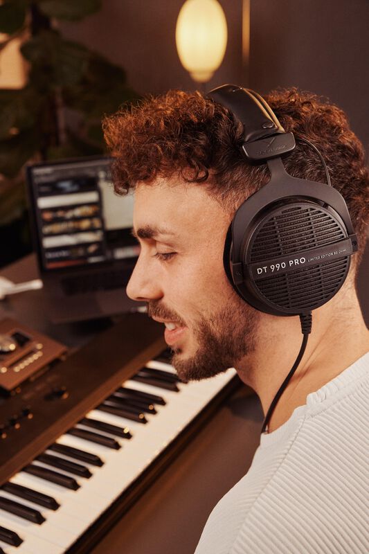 Auriculares Beyerdynamic Dt 990 Pro 250 Ohm Edi... image number null