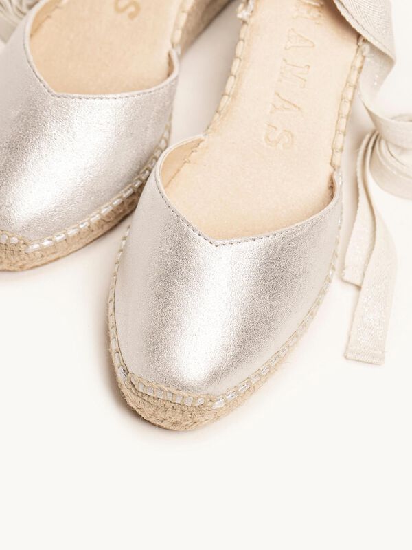 Romero Cu&ntilde;a Media Ante Metal Plata image number null