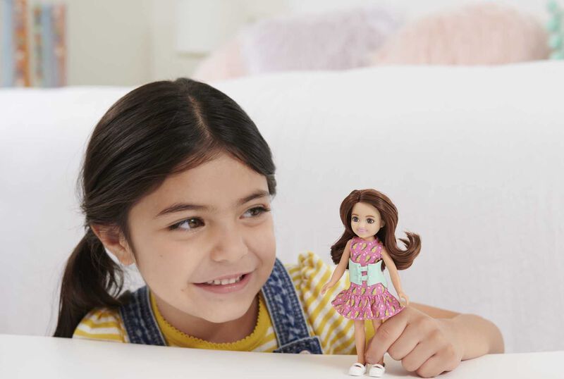 Mu&ntilde;eca Barbie Chelsea Con Cors&eacute; Para Escoliosis... image number null