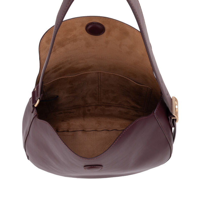 Bolsa Hobo Grande Con Charm Color Tinto image number null