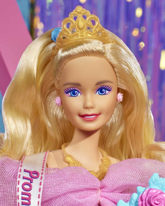 Mu&ntilde;eca Barbie Rewind Con Cabello Rubio Rizado Y... image number null