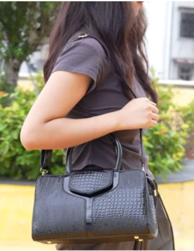 Bolsa Shoulder Pink Brule Fashion And Life Para... image number null