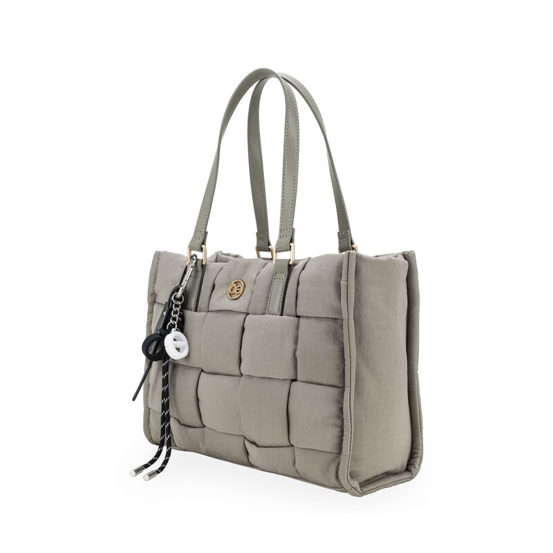 Bolsa Tote Mediana Con Charm Decorativo Color O... image number null