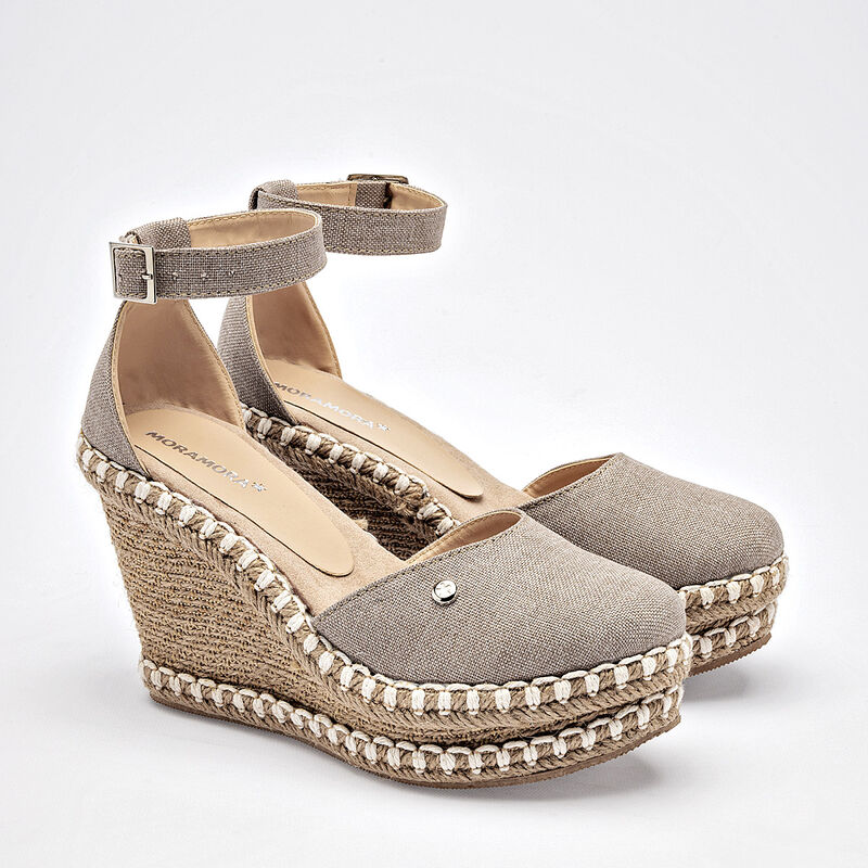 Moramora sandalia cu&ntilde;a para mujer beige cod 140... image number null