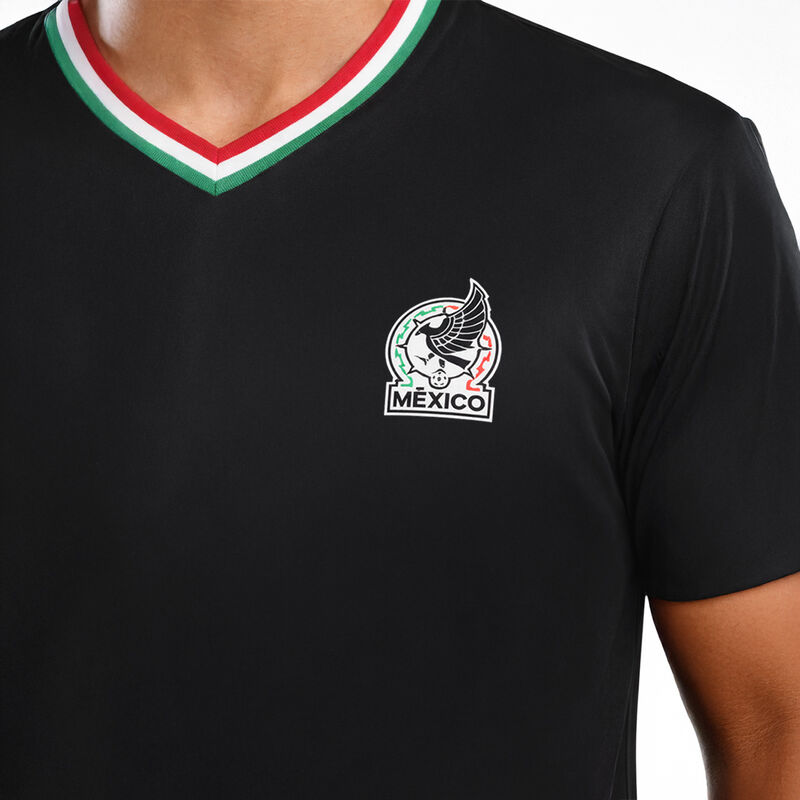 Playera Selecci&oacute;n Mexicana Estampada Cuello V H... image number null