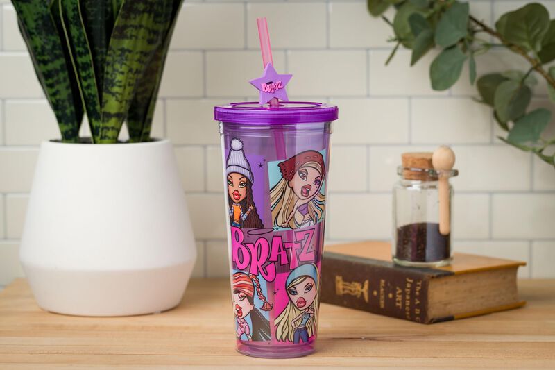 Mu&ntilde;ecas Cold Cup Silver Buffalo Bratz De 700 Ml... image number null