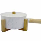 Recipiente de cer&aacute;mica con acabado marmoleado, mango y base de madera 2.4 l