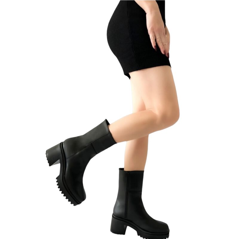 BOTA CERRADA ARRIBA DEL TOBILLO DE MUJER MALABI... image number null