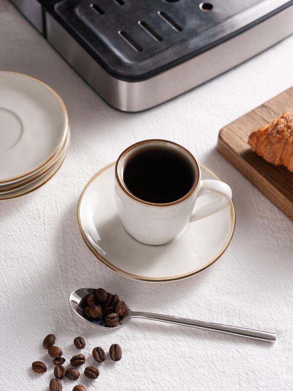 Juego De 4 Tazas De Espresso Blancas Famiware 1... image number null
