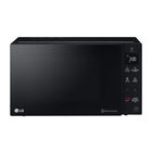 Horno de Microondas NeoChef 1.5 Pies C&uacute;bicos LG MS1536GIS