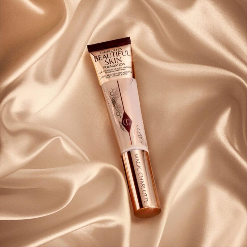 Base De Maquillaje Charlotte Tilbury Charlotte'... image number null