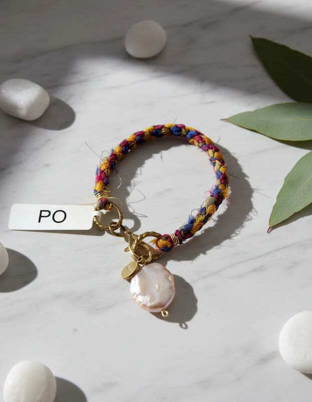 Pulsera Tejida Con Tela Y Dije Plano De Pirita ... image number null