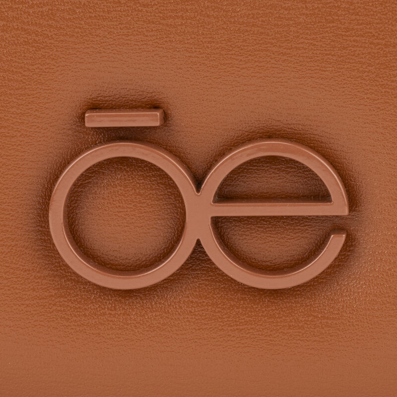 Cartera Hibrida Chica Con Herraje Color Caf&eacute; image number null