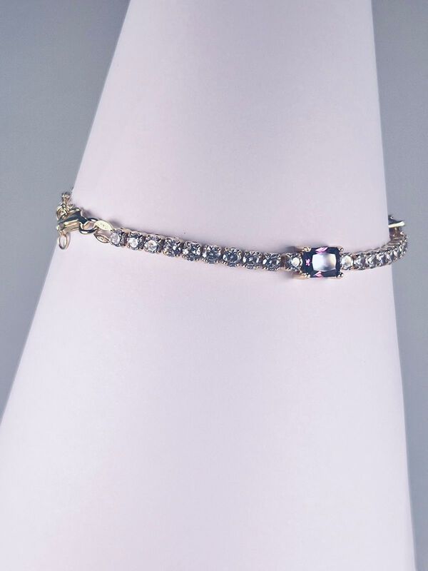 Pulsera De Plata Dorada Con Zirconias Y Piedras... image number null