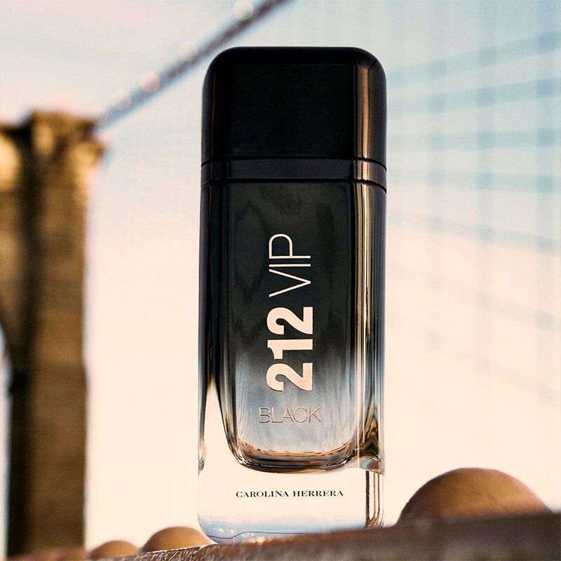 CarolinaHerrera 212 VIP Black EDP 100ml image number null