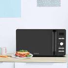 Horno de Microondas 0.7 pies puerta de cristal Negro Cromado