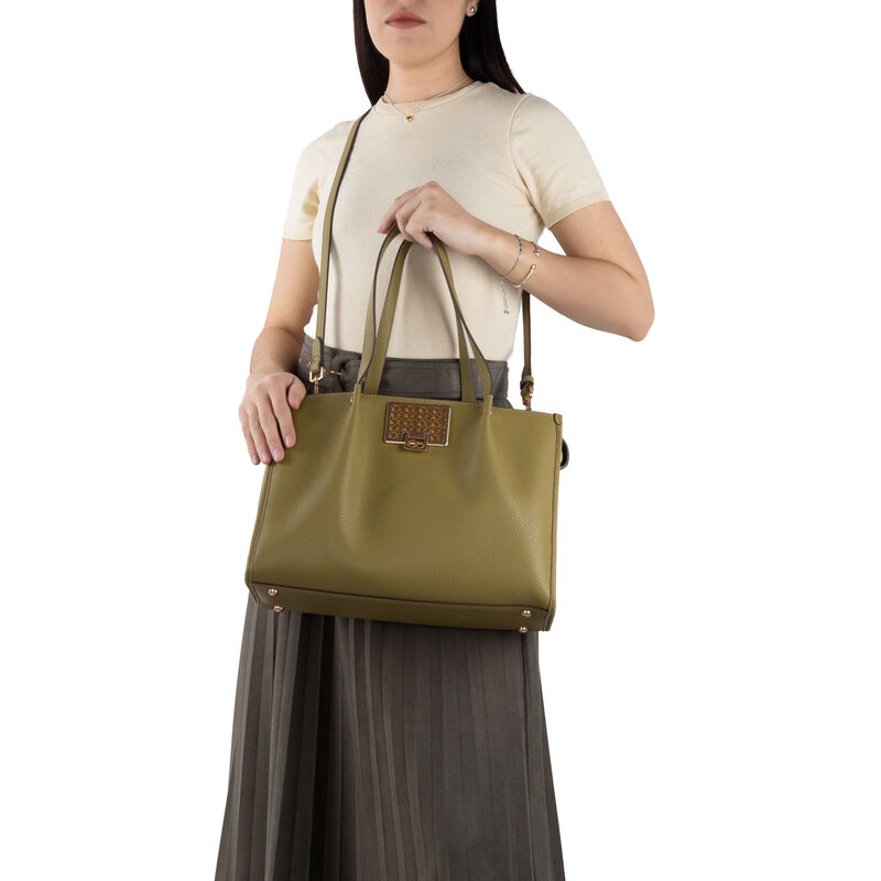 Bolsa Satchel Grande Con Herraje Color Verde image number null