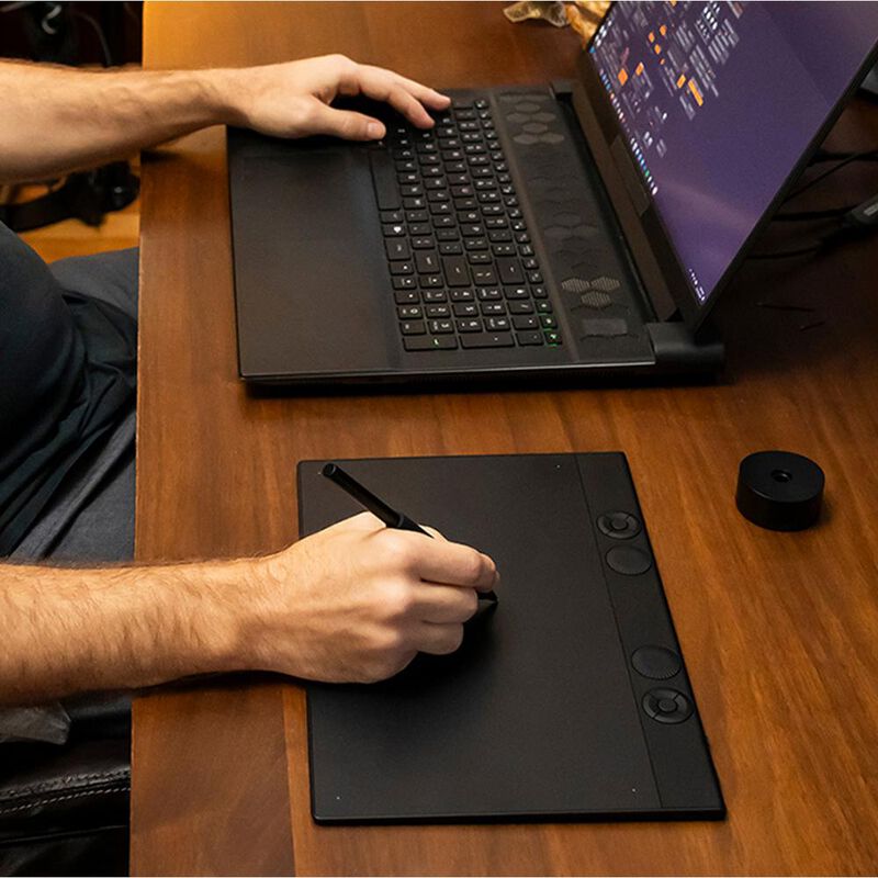 Wacom Tablet Intuos Pro Small PTK470K0A image number null