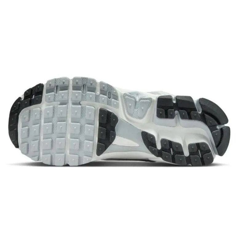 Tenis Deportivo Nike Vomero 5 (GS) HF6998-008 2... image number null