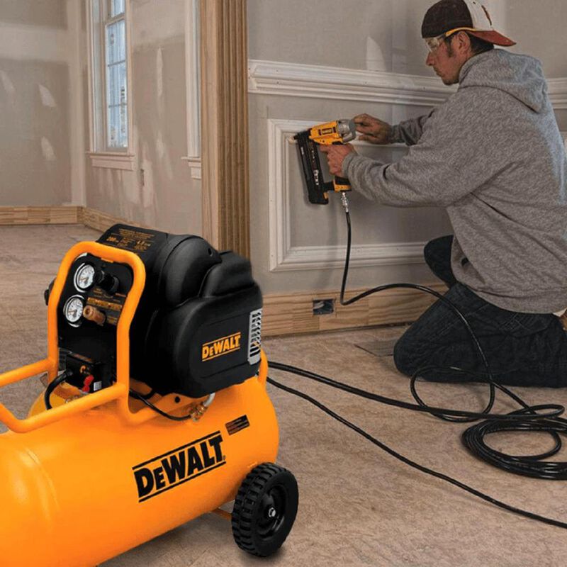Compresor DeWalt 15 Galones 1.6HP Profesional M... image number null