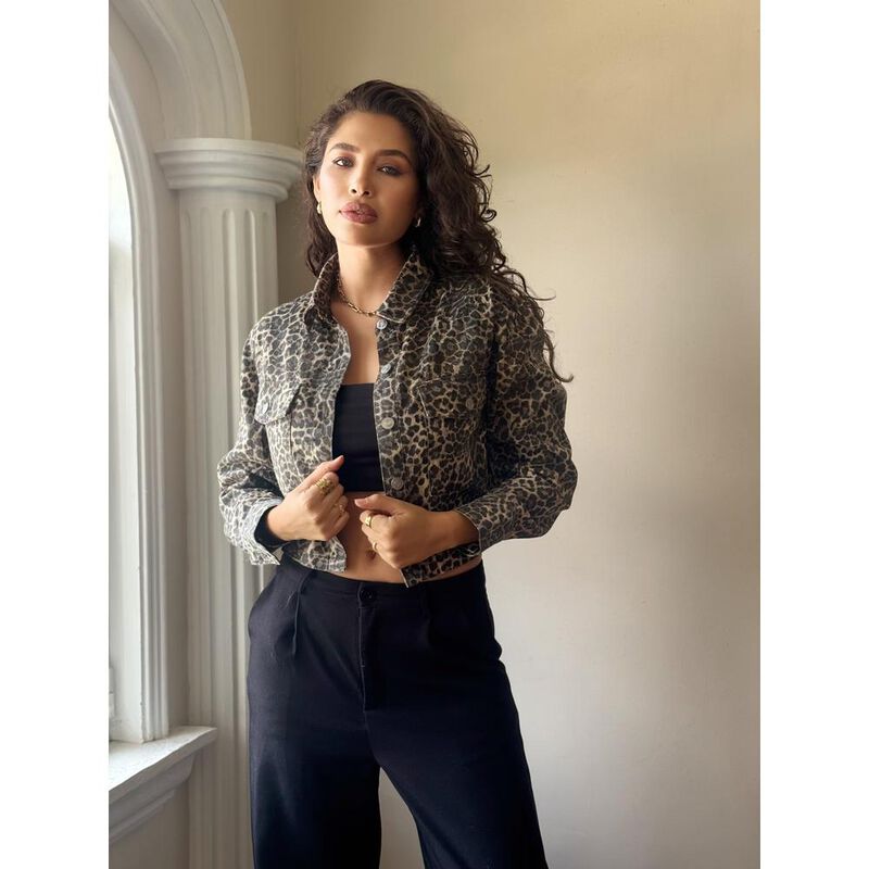 Chamarra mezclilla de leopardo image number null