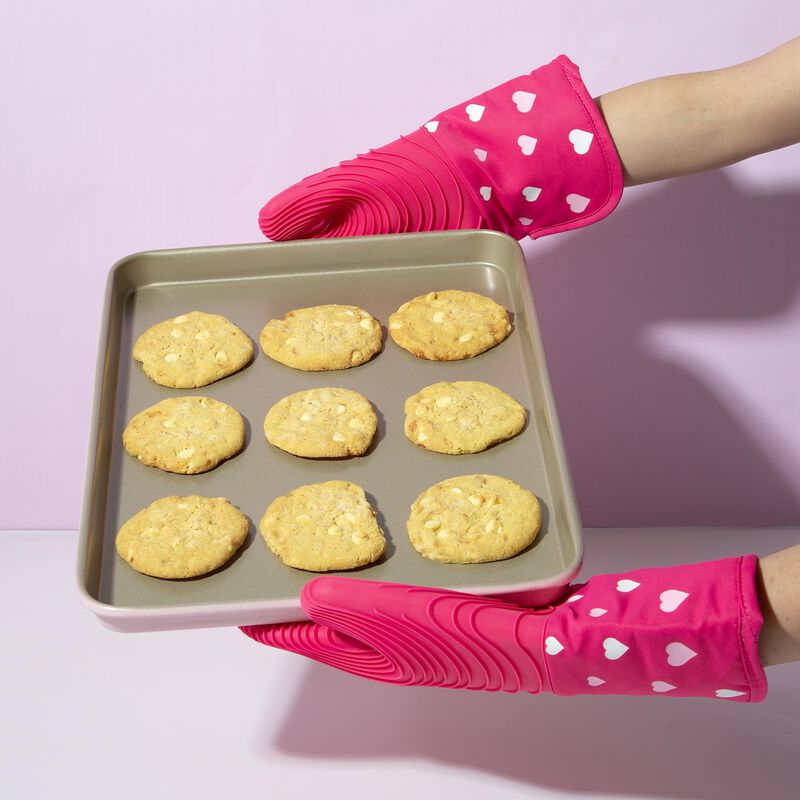 Juego De Guantes De Cocina Paris Hilton, Resist... image number null