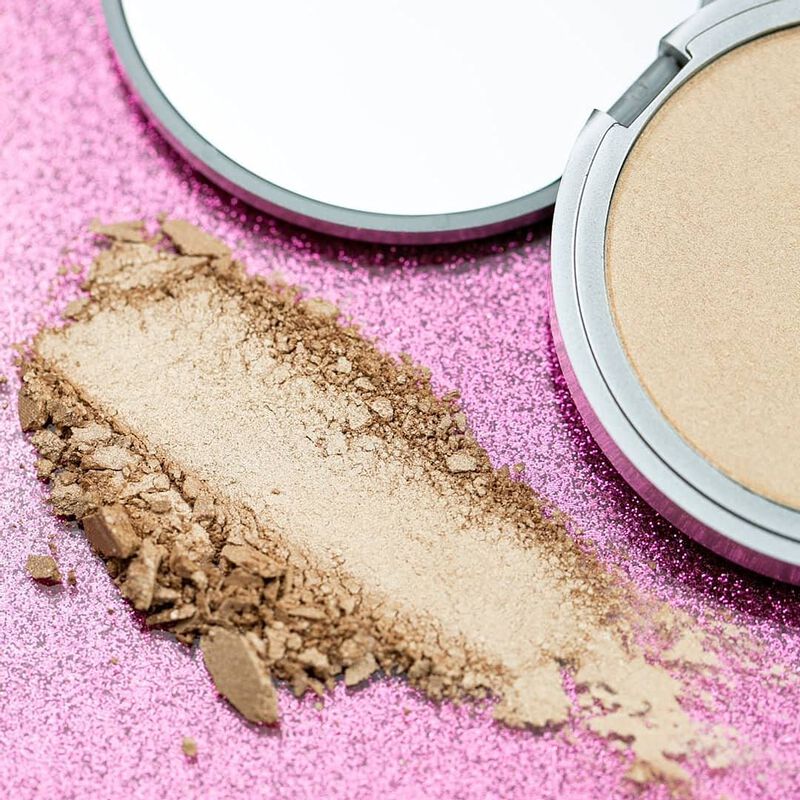 Iluminador The Balm Mary-lou Manizer Travel-siz... image number null