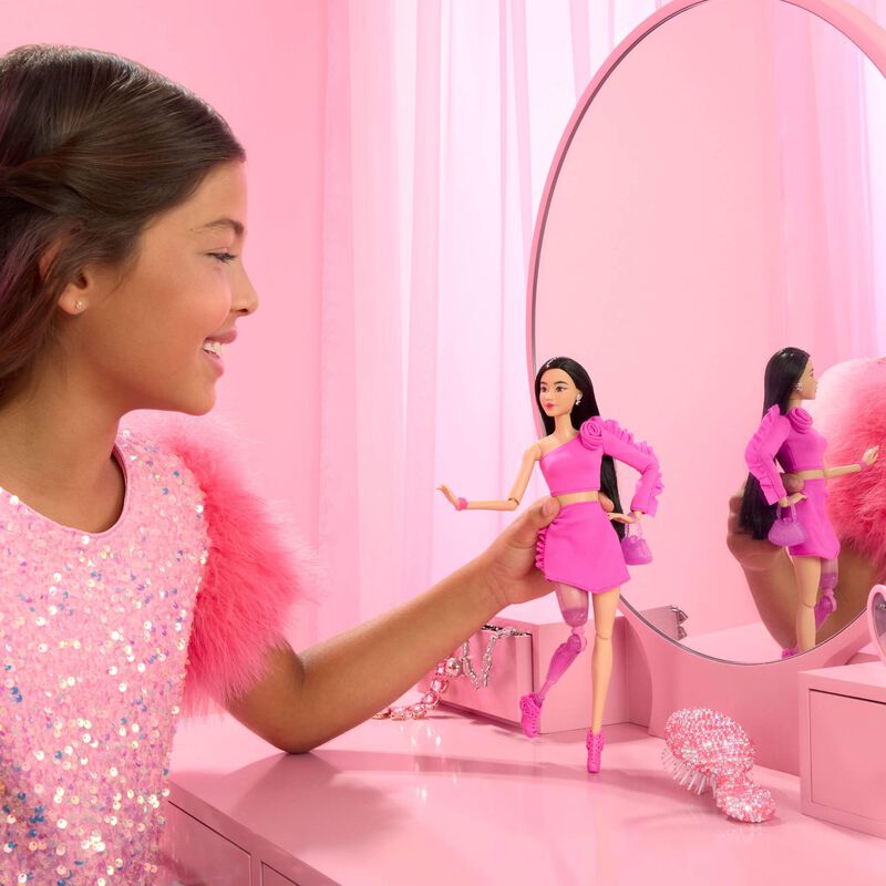 Mu&ntilde;eca Moderna Barbie Deluxe Style #2 Barbiecor... image number null