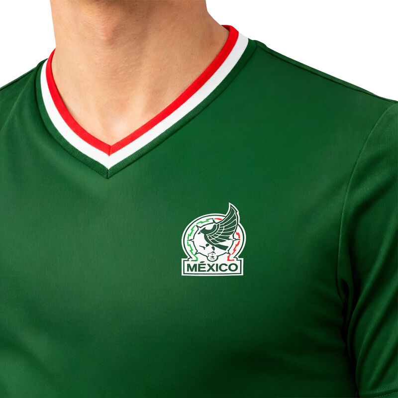 Playera Selecci&oacute;n Mexicana Estampada Cuello V H... image number null
