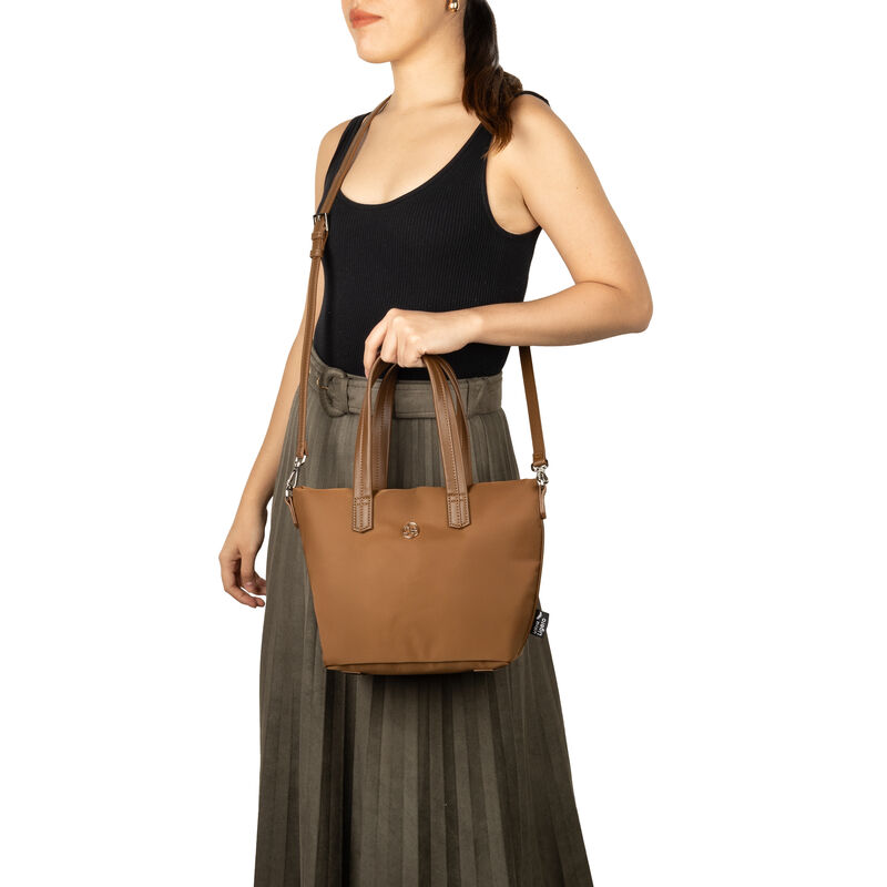 Bolsa Tote Chica Con Herraje De Monograma Color... image number null