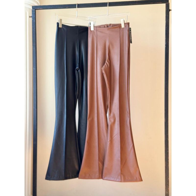 Pantal&oacute;n vinipiel acampanado image number null