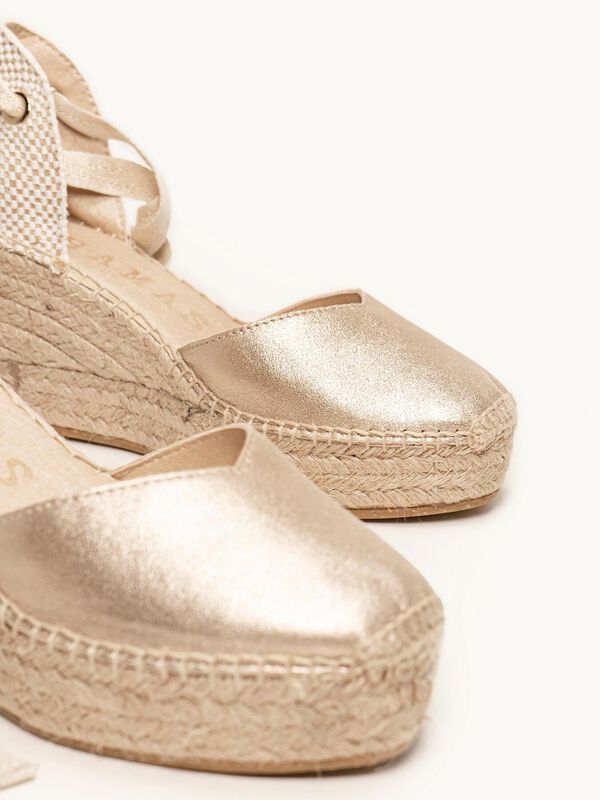 Romero Cu&ntilde;a Media Plataforma Ante Metal Oro image number null