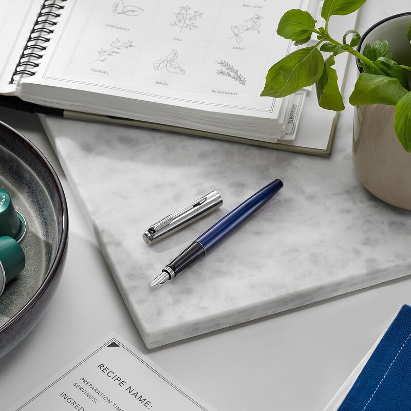Pluma Estilogr&aacute;fica Parker Jotter Azul Real Con... image number null