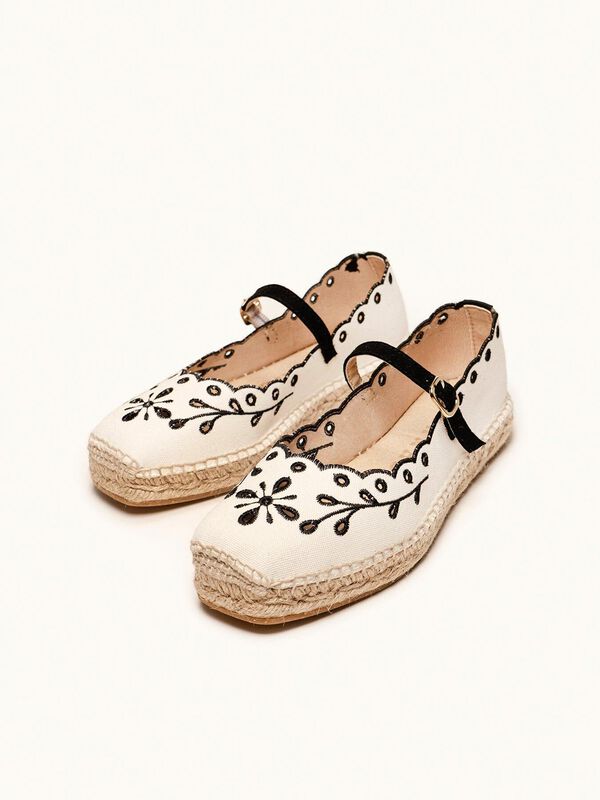 Campanilla Lona Bordada Negro image number null