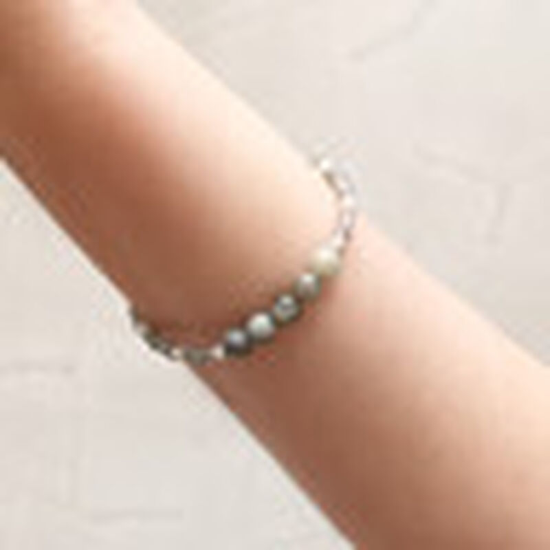 Pulsera centro labradorita con perlas y plata image number null